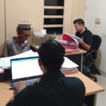 MHR (60) pelaku pencabulan terhadap bocah perempuan yang baru berusia 4 tahun diamankan Polsek Bengkong, Senin (20/10/2025). Foto : Polsek Bengkong