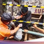 temuan-mayat-laki-laki-berlumur-darah-terduduk-di-pinggir-jalan-1_169.jpeg